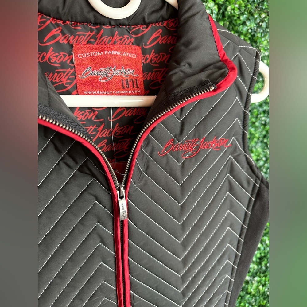NWT Barrett Jackson Women’s Black/Red Zigzag Quilted Vest Sz Small - Picture 2 of 11